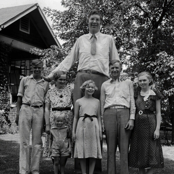 Robert Wadlow - Deposit Photos